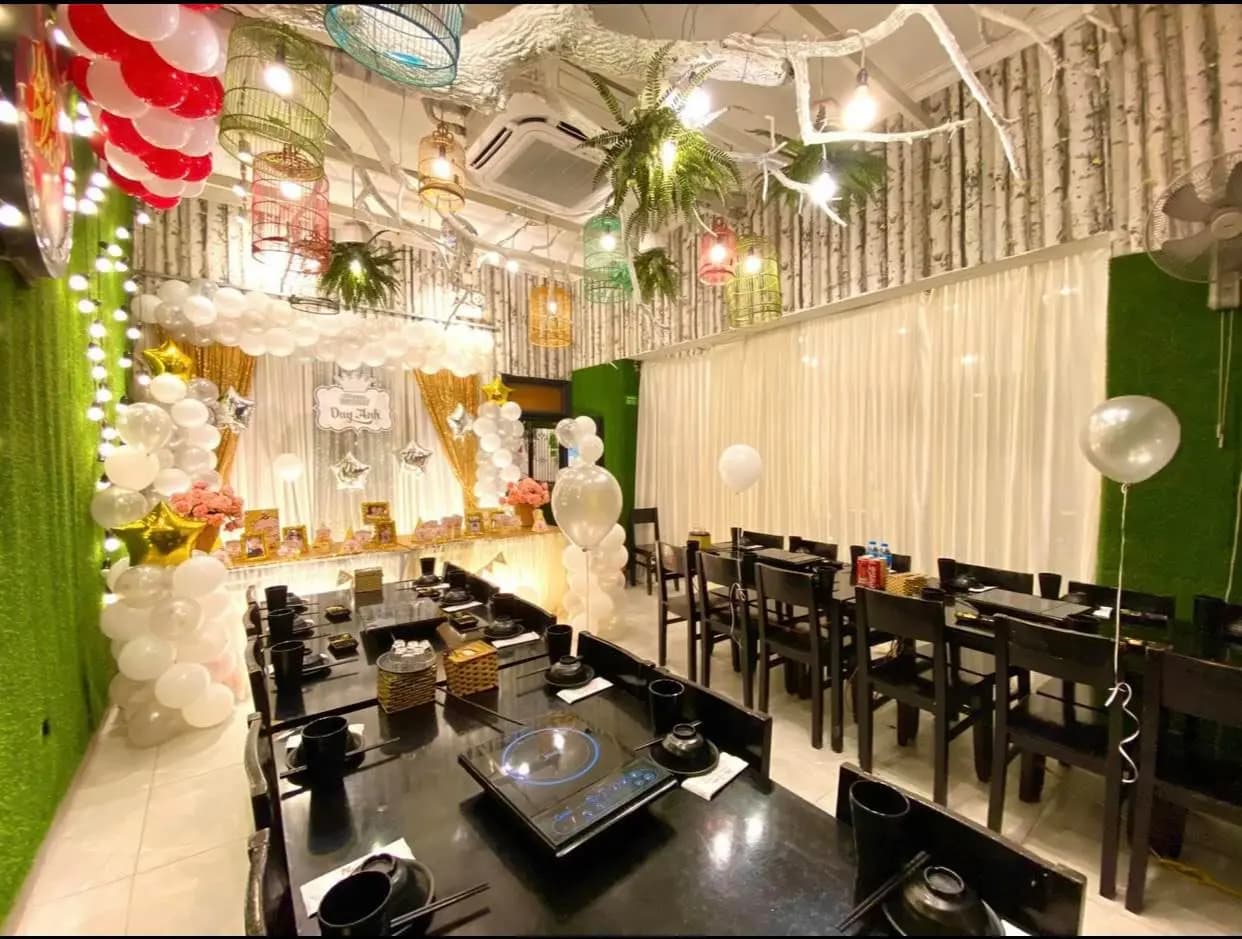 Tầng 2 nhà hàng